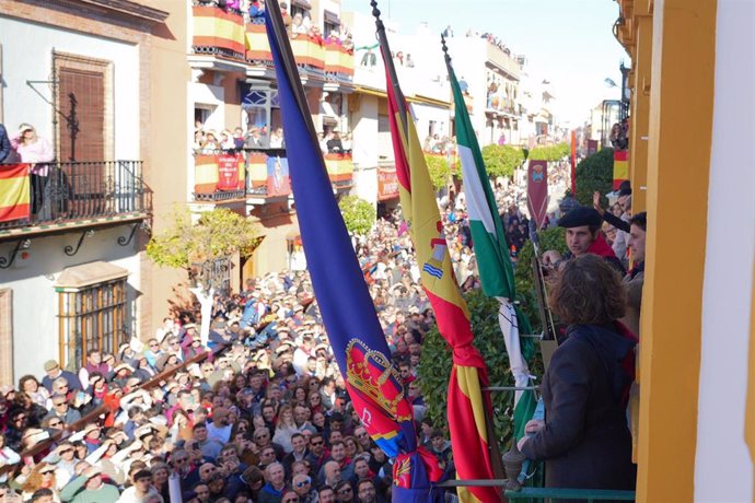 El consejero de la Presidencia, Antonio Sanz, ha asistido al chupinazo de los encierros y suelta de vaquillas celebrados en el municipio sevillano de La Puebla del Río con motivo de las fiestas de San Sebastián.