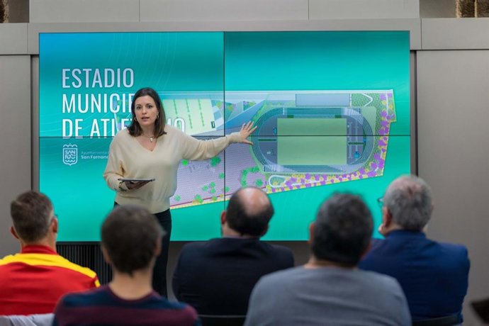 Patricia Cavada durante la presentación del nuevo estadio de atletismo de San Fernando. 