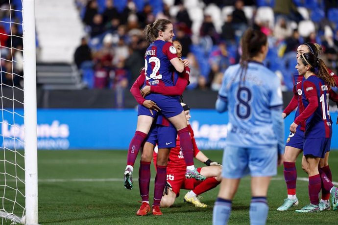 Cronología de levante femenino contra fútbol club barcelona femenino