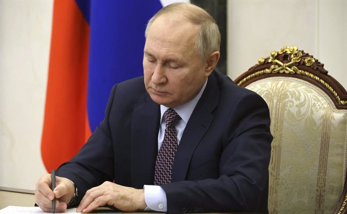 Archivo - December 21, 2023, Moscow, Moscow Oblast, Russia: Russian President Vladimir Putin chairs a videoconference meeting of the Council for Strategic Development and National Projects from the Kremlin, December 21, 2023 in Moscow, Russia.