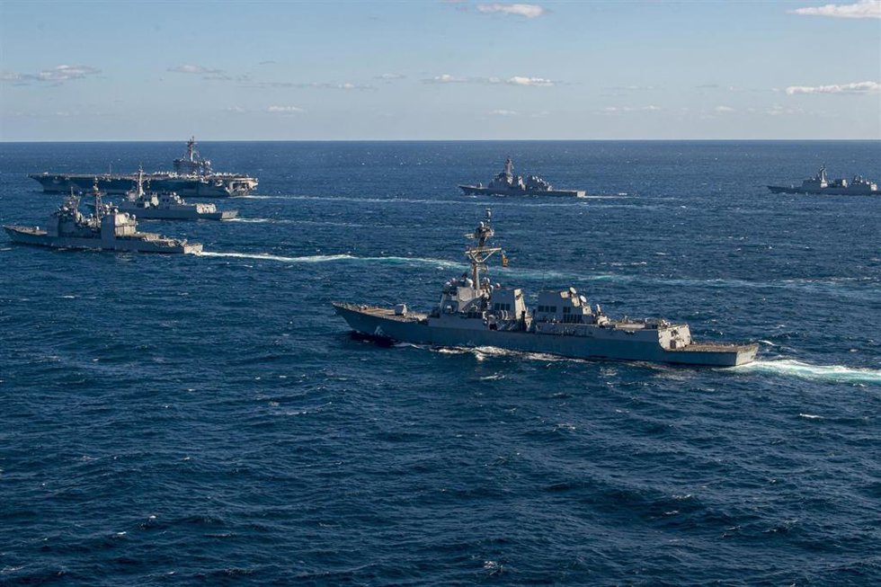 Corea del Sur, Estados Unidos y Japón realizan conjuntamente ejercicios navales en aguas al sur de la Península de Corea