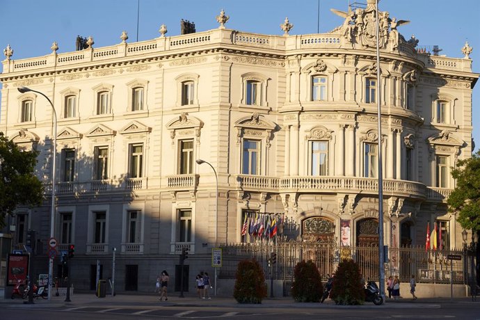 Archivo - El Palacio de Linares, sede de la Casa de América, en la plaza de Cibeles, a 24 de julio de 2021, en Madrid (España). Madrid aguarda conocer este domingo si el complejo que incluye el Paseo del Prado y El Retiro, conocido como ‘Paisaje de las Ar