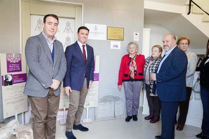 El presidente de la Diputación de Almería, Javier Aureliano García, durante su visita institucional a Dalías.