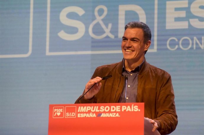 El presidente del Gobierno, Pedro Sánchez, interviene durante la clausura de la convención política del PSOE, a 21 de enero de 2024, en A Coruña, Galicia (España). El PSOE celebra durante el fin de semana su Convención Política bajo el lema Impulso de 