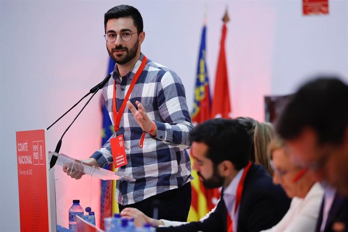 Archivo - El potavoz de Vivienda del PSPV-PSOE en Les Corts, Benjamí Mompó