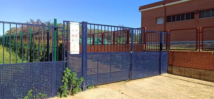 Uno de los accesos al parque Cavaleri, cerrado desde hace meses