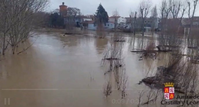 Crecida del río Cega en Valladolid e inundación de Viana
