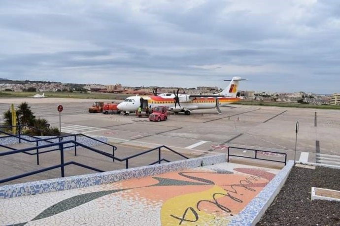 El Aeropuerto de Melilla ha cerrado 2023 batiendo todos sus récords de tráfico y superando, por primera vez en su historia, el medio millón de viajeros y los 10.000 aterrizajes y despegues en un año.