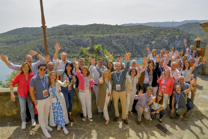 Archivo - Participantes en el curso para matrimonios de Torreciudad.