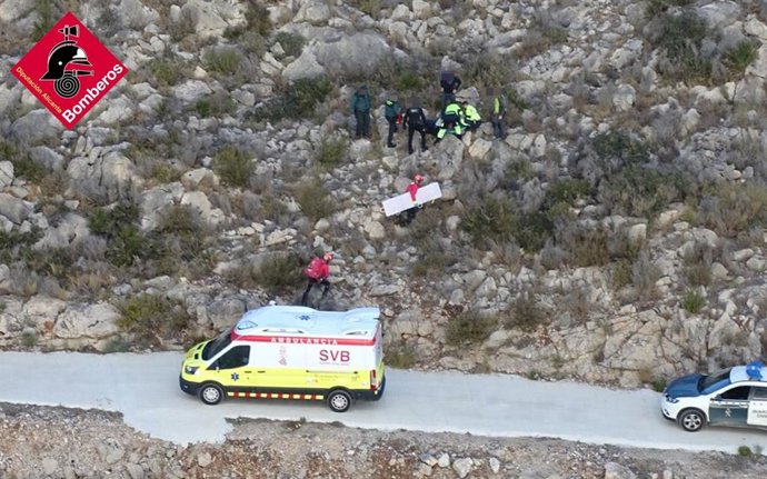 Herido un paracaidista tras realizar un mal aterrizaje desde unos 10 metros en Calp