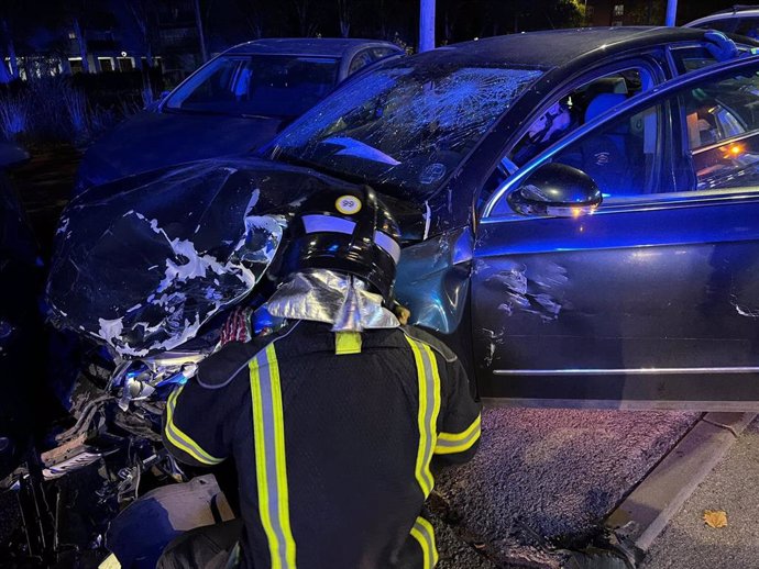 Archivo - Detenido el conductor que colisionó a gran velocidad contra otro en Móstoles, en el que murió madre e hija