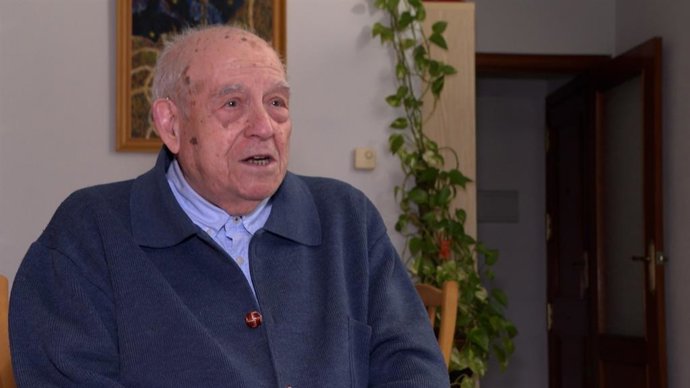 Mario Arellanom 'Hijo Predilecto de Toledo', por su extensa labor de investigación y su vinculación durante décadas a la Real Academia de Bellas Artes y Ciencias Históricas.