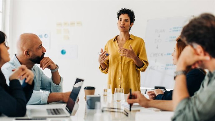 Recurso de reunión de trabajadores de una empresa