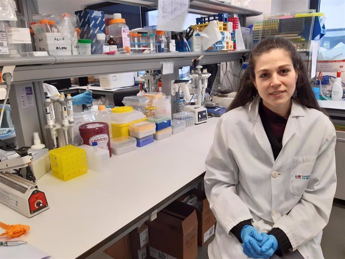 María Linares en el laboratorio de Biología Molecular del Hospital 12 de Octubre.