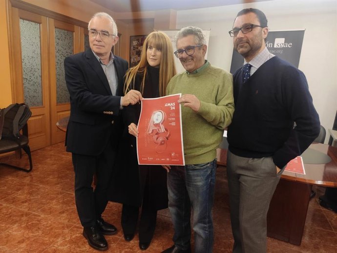 Antón García Fernández, Lucía Herrera, David Serna y David Álvarez