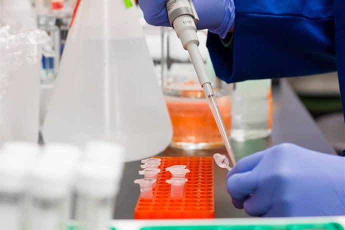 Andalucía fabrica más de 1.200 dosis de medicamentos de terapias avanzadas en su red de laboratorios GMP