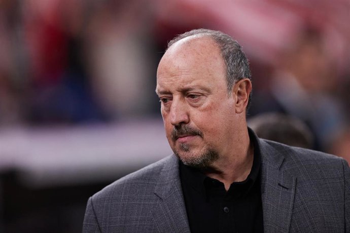 Archivo - El entrenador del RC Celta, Rafa Benítez, ante el Athletic Club en San Mamés, en LaLiga EA Sports 2023-2024. 
