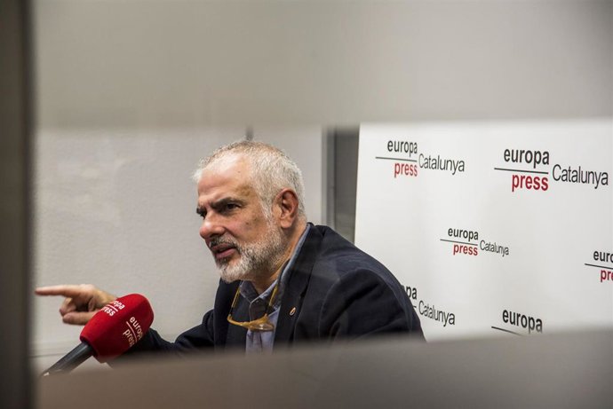 El presidente de Cs en el Parlament, Carlos Carrizosa, durante una entrevista para Europa Press, a 3 de enero de 2024