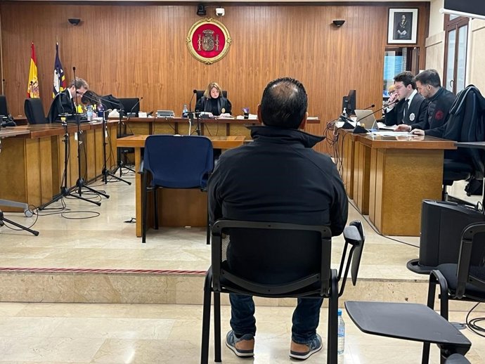 El acusado, durante el juicio.