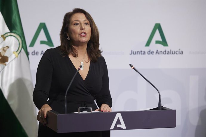 Archivo - La consejera de Agricultura, Agua y Desarrollo Rural de la Junta de Andalucía, Carmen Crespo, durante la rueda de prensa tras el Consejo de Gobierno andaluz en el Palacio de San Telmo, a 25 de octubre de 2022 en Sevilla (Andalucía, España). En
