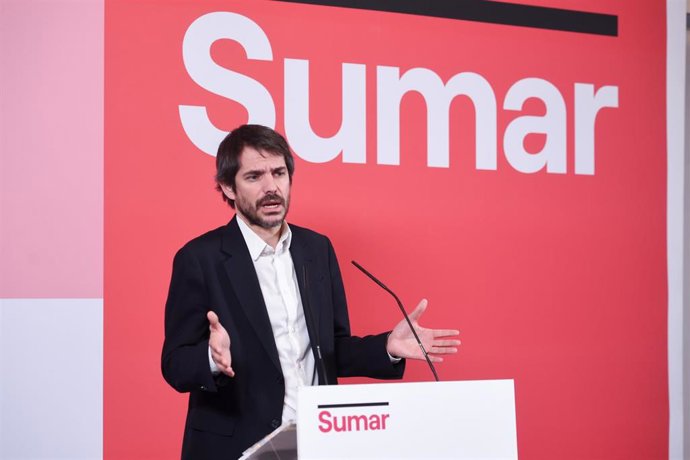 El portavoz de Sumar, Ernest Urtasun, ofrece una rueda de prensa, en el Espacio Rastro, a 15 de enero de 2024, en Madrid (España).