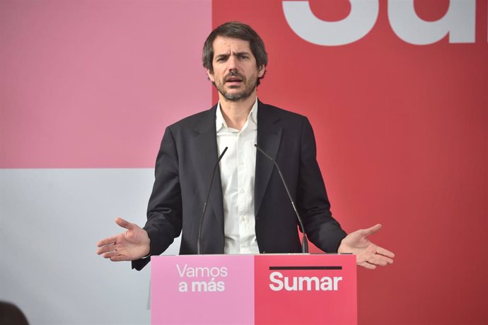 El portavoz de Sumar, Ernest Urtasun, ofrece una rueda de prensa, en el Espacio Rastro, a 22 de enero de 2024, en Madrid (España). Durante la comparecencia, Urtasun ha destacado el inicio de la negociación de la reducción de la jornada laboral.