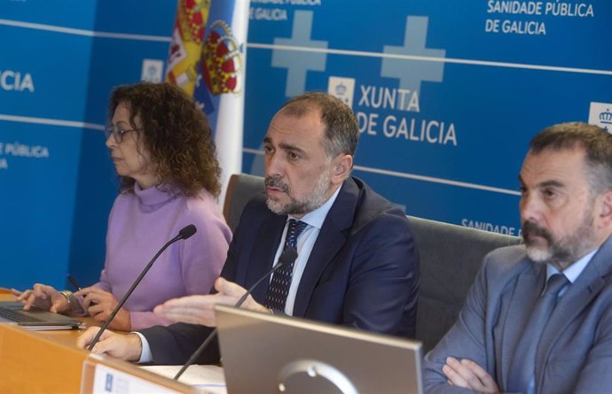 El conselleiro de Sanidade, Julio García Comesaña, en una rueda de prensa. Archivo.