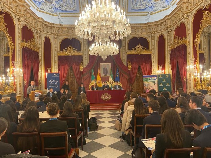 Un centenar de estudiantes de Andalucía y Canarias participan en una jornada sobre el Parlamento Europeo