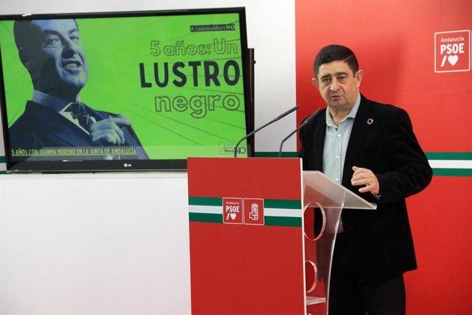 Francisco Reyes analiza en rueda de prensa los cinco años de gobierno de Juanma Moreno.