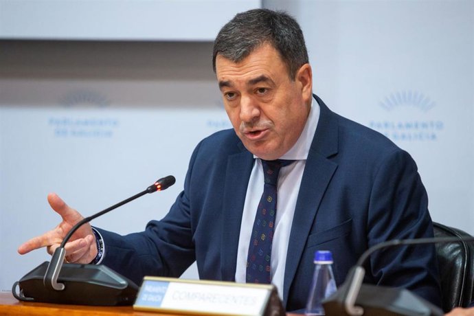 Archivo - O Conselleiro De Cultura, Educacin, Fp E Universidades, Rom¡N Rodrguez, Comparecer¡ Na Comisin 3 Para Informar Das Contas Do Seu Departamento Para 2024. Foto Xo¡N Crespo