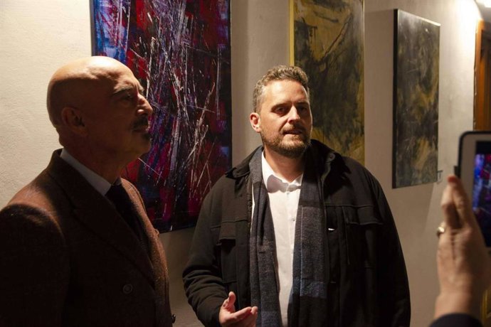 Gabriel Lass en su exposición personal Intimit Artística