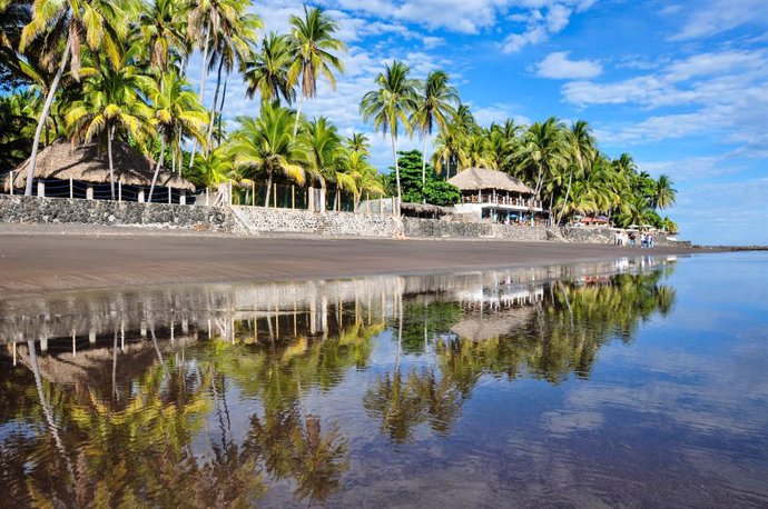 Playa El Palmar de El Salvador