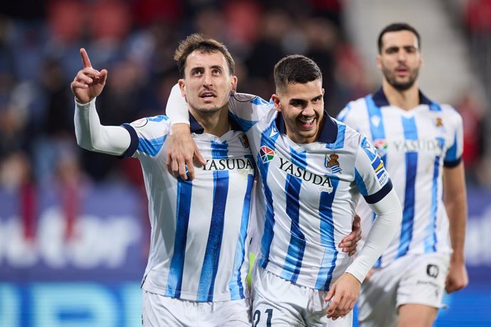 Mikel Oyarzabal of Real Sociedad reacts after scoring his first goal during the Copa del Rey match between CA Osasuna and Real Sociedad at El Sadar on January 17, 2024, in Pamplona, Spain.