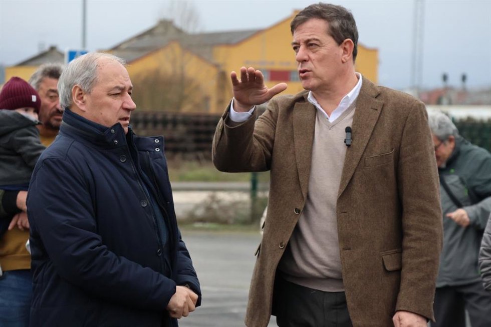El alcalde de Monforte, José Tomé, y el candidato del PSdeG a la Presidencia de la Xunta, José Tomé, en el municipio lucense