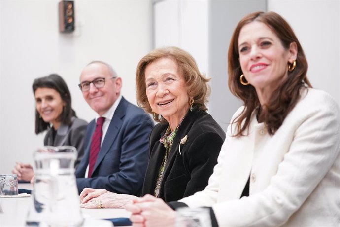 La reina Sofía visita Vitoria-Gasteiz para conocer de cerca la labor del Banco de Alimentos de Álava