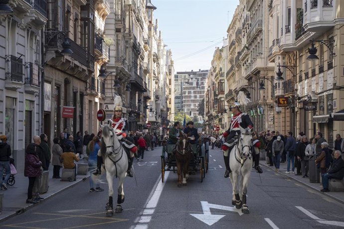 Vista general durante la procesión con motivo de la festividad de San Vicente Mártir, a 22 de enero de 2024, en Valencia, Comunidad Valenciana (España). La mascletá se incluye entre los actos previstos por la festividad de San Vicente Mártir. Es la prim