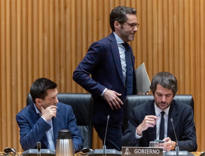 El portavoz del PP y vicesecretario de Cultura de la formación, Borja Sémper (c), a su llegada a la Comisión de Cultura, en el Congreso de los Diputados, a 22 de enero de 2024, en Madrid (España).
