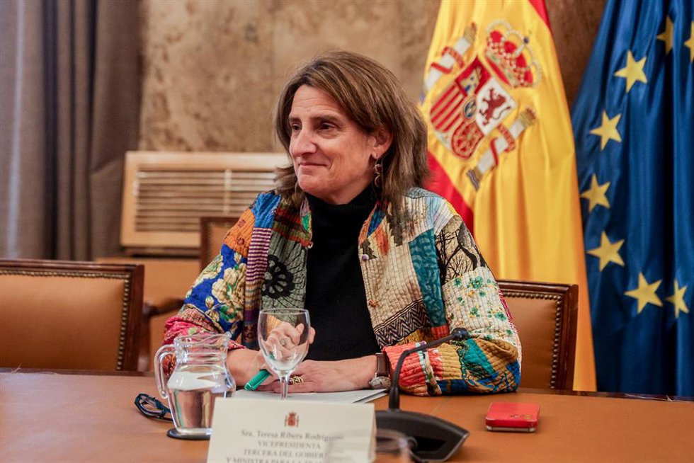 La vicepresidenta tercera y ministra para la Transición Ecológica y el Reto Demográfico, Teresa Ribera, antes de mantener una reunión con la presidenta de Navarra, María Chivite, en la sede del Ministerio, a 9 de enero de 2024, en Madrid (España). Chivi