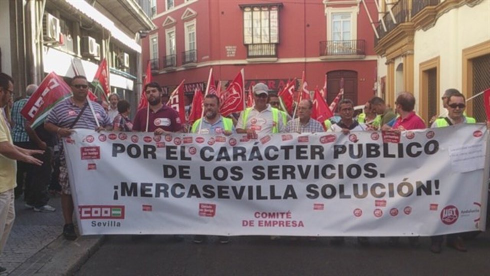 Archivo - Marcha en defensa de Mercasevilla
