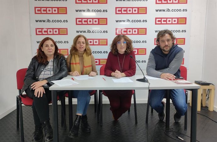 Cristina Salom, responsable de FE-CCOO, la secretaria de organización de FE-CCOOPetri Barceló, la responsable del sector privado y socioeducativo de la FE-CCOO de Baleares, Pepa Rami, y el responsable del sector 0-3 FE-CCOO, Eduardo Rodríguez.