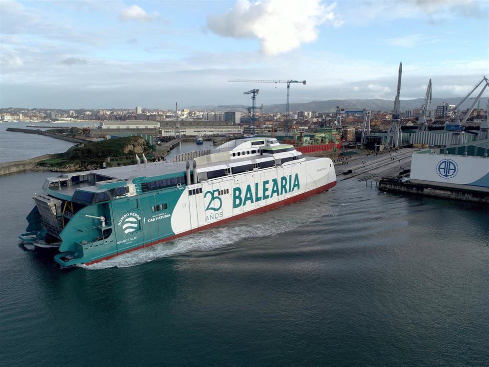 Botadura del nuevo fast ferry de Baleria, Margarita Salas, en los astilleros Armon de Gijón.