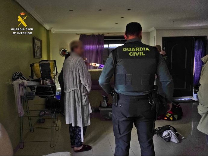 Tres detenidos por robar en centros educativos, casas y establecimientos públicos en Pedreguer