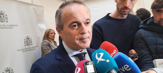 Archivo - El consejero de Infraestructuras, Transporte y Vivienda, Manuel Martín Castizo, en una imagen de archivo