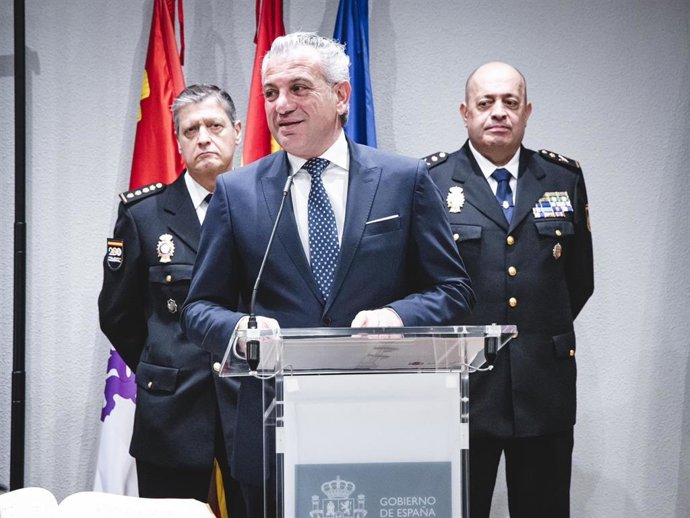 El delegado del Gobierno en Castilla y León en la toma de posesión de Ángel Díaz como Comisario Jefe Provincial del Cuerpo Nacional de Policía de Ávila