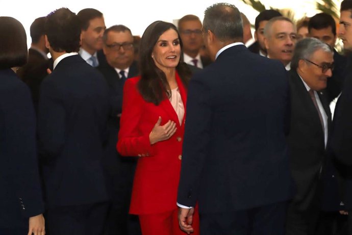 La Reina al llegar al teatro