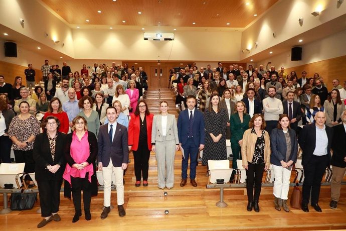 Foto de familia del Pacto por la Salud de Baleares.