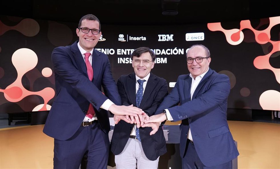 Acto de renovación del 'Convenio Inserta', un acuerdo de IBM y Fundación ONCE para mejorar la empleabilidad de personas con discapacidad.
