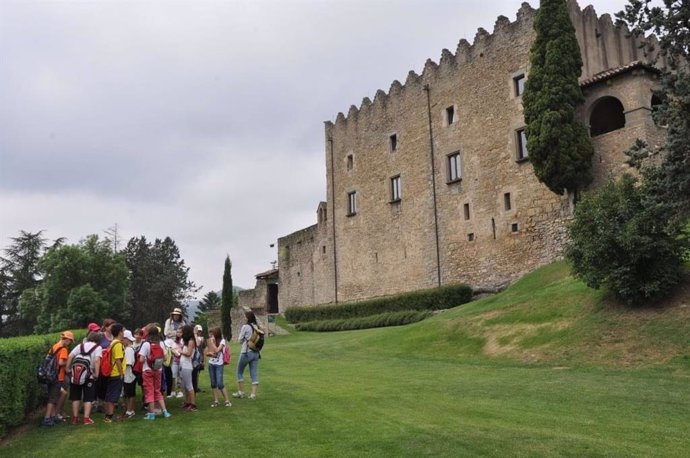 El castell de Montesquiu, propietat de la Diputació de Barcelona