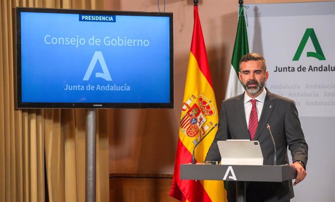 El consejero de Sostenibilidad, Medio Ambiente y Economía Azul de la Junta de Andalucía y portavoz del Gobierno andaluz, Ramón   Fernández-Pacheco, este martes  