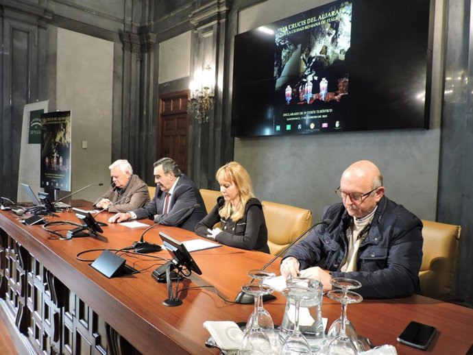 Presentación del XXXIII Vía Crucis del Aljarafe en la Casa de la Provincia de Sevilla.
